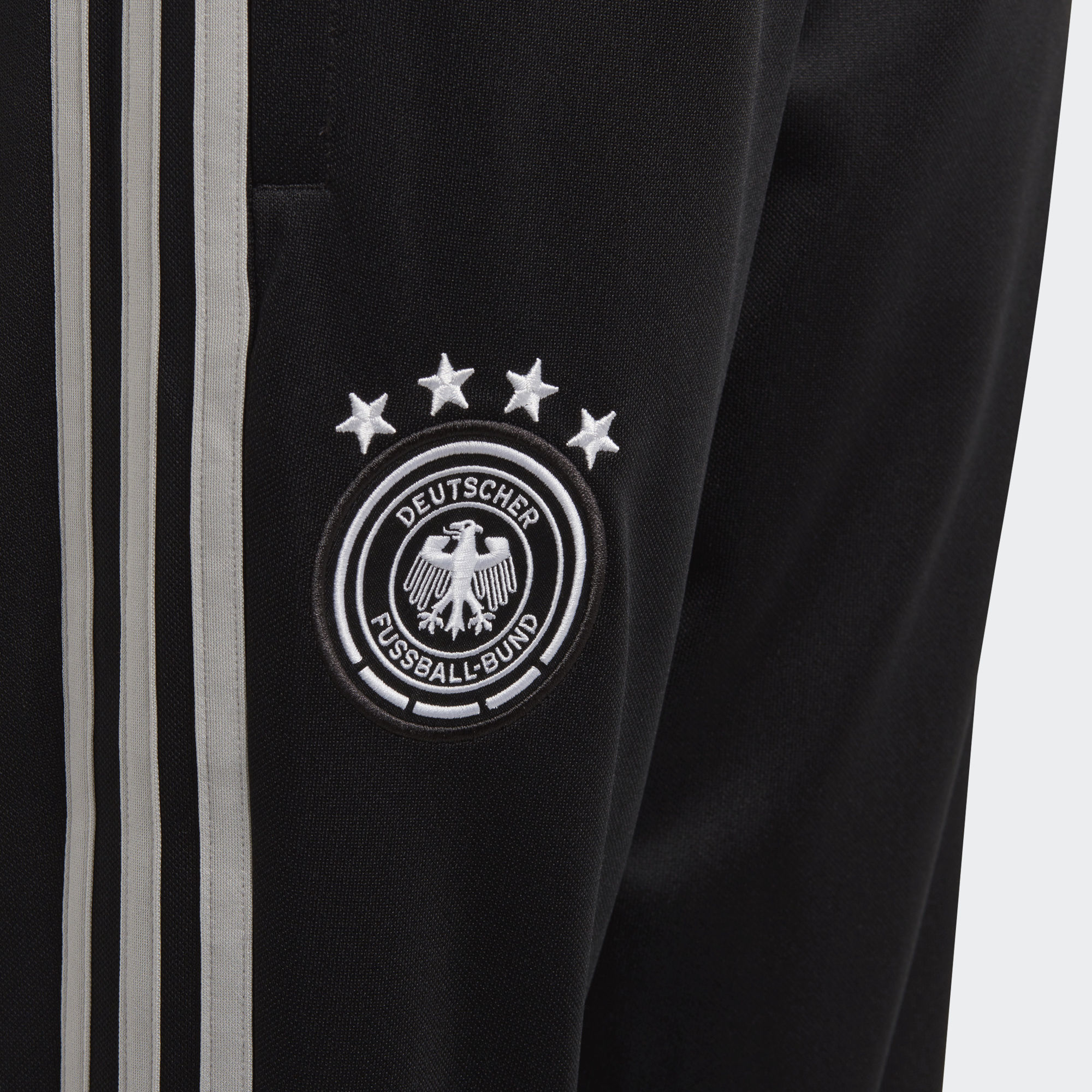 Адидас сборная германии. Брюки adidas DFB. Adidas Training Pants Germany. Adidas DFB костюм. Штаны адидас Ювентус.