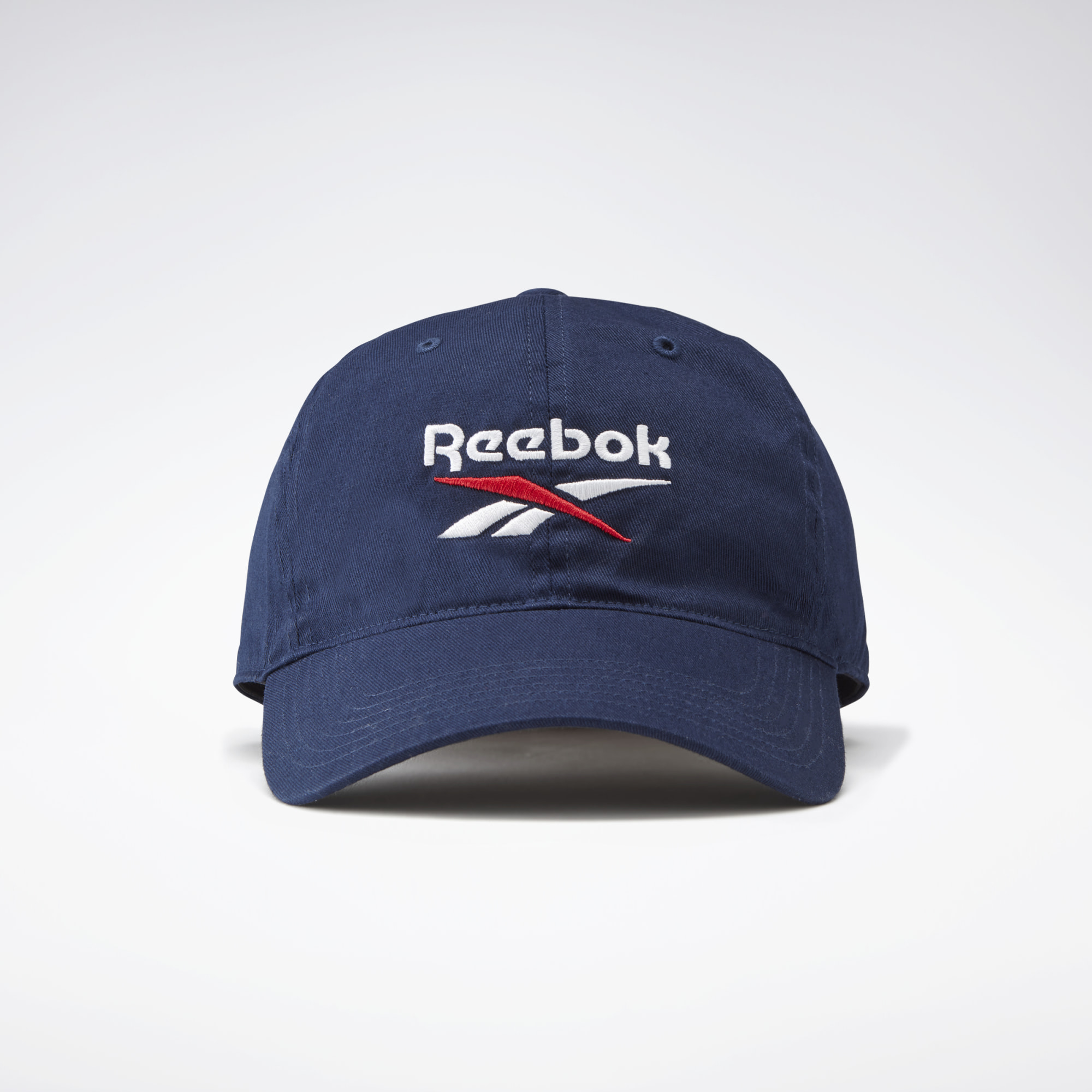 Кепка reebok. Бейсболка Reebok Active Foundation badge cap. Reebok Classic vector кепка. Кепка Classics vector Flat Peak. Кепка рибок мужская УФС.